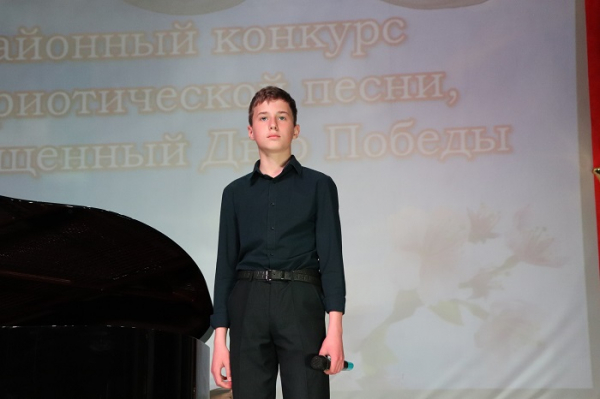  Более 100 исполнителей приняли участие в первом районном конкурсе патриотической песни 